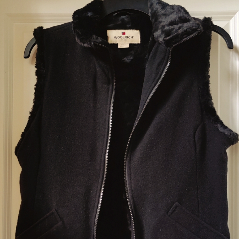 Woolrich Faux fur lined vest, meduim